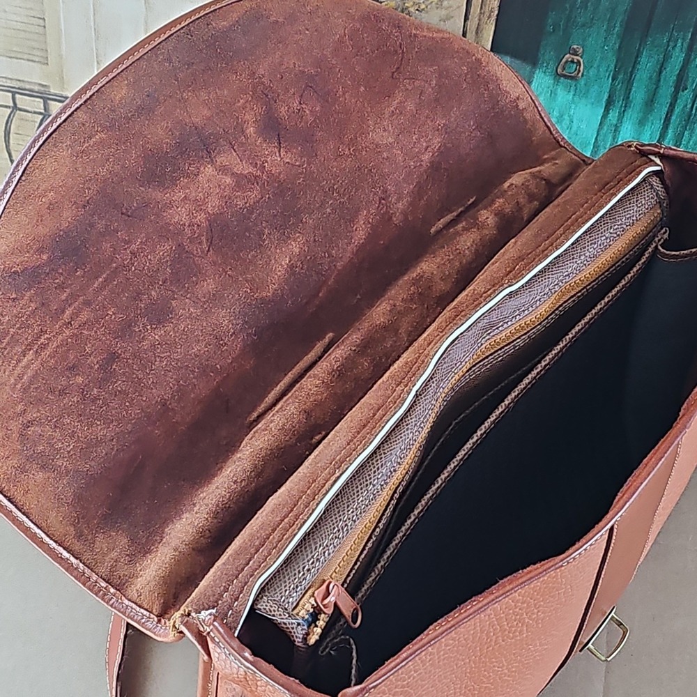 Vintage Dooney & Bourke Awl leather extra large messenger bag Excellent! - Picture 13 of 16